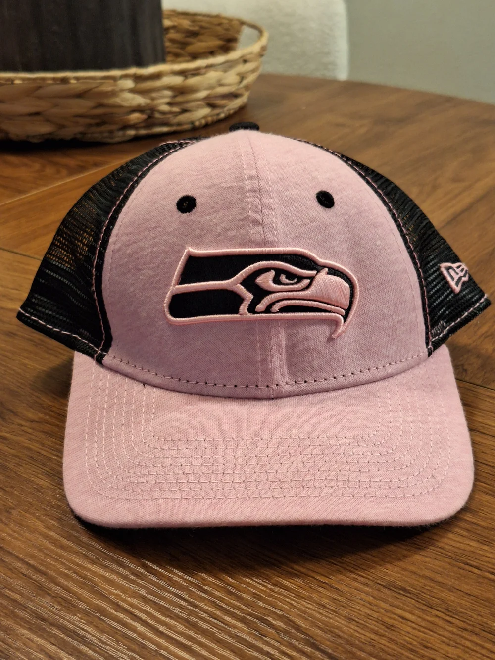Seattle Seahawks New Era 9FORTY Women’s Pink Black Mesh Adjustable Hat NFL
